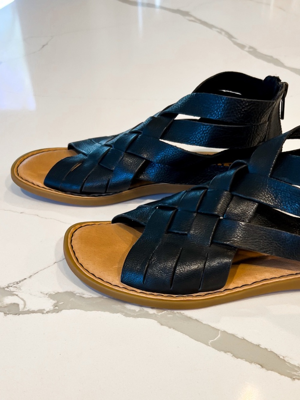 Born Iwa Black Leather Woven Buckle Sandals Womens Sz 7 M - Picture 8 of 16